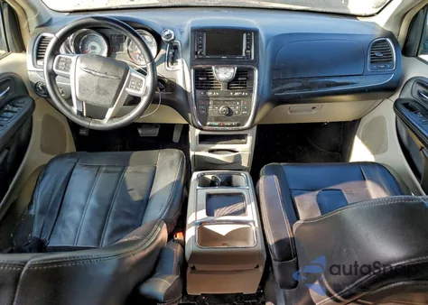 2013 Chrysler Town & Country Touring из США, поврежденный, VIN 2C4RC1BG8DR690400